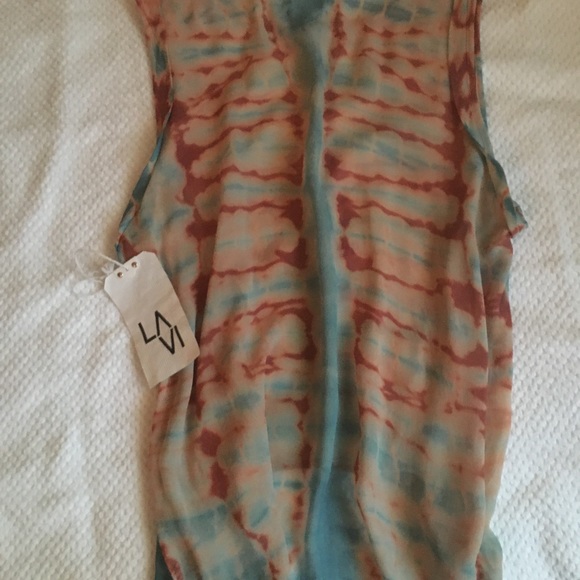 LA VI sleeves blouse; new w/tags - Picture 2 of 2